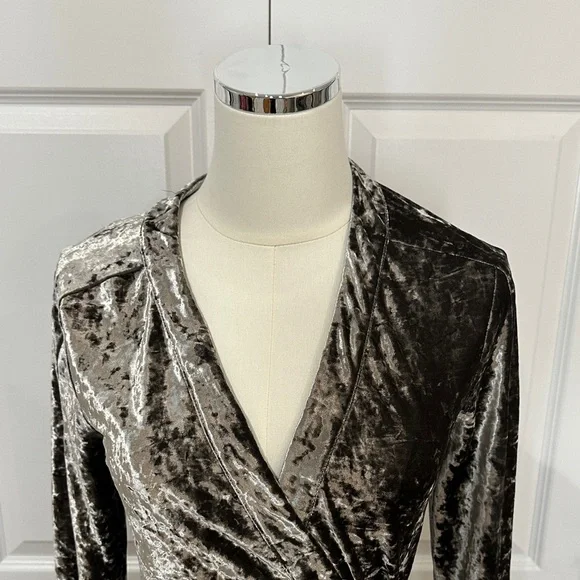 BCBGMaxAzria Metallic Gunmetal Crushed Velour New Year’s Wrap Maxi Dress Size S - Picture 4 of 13